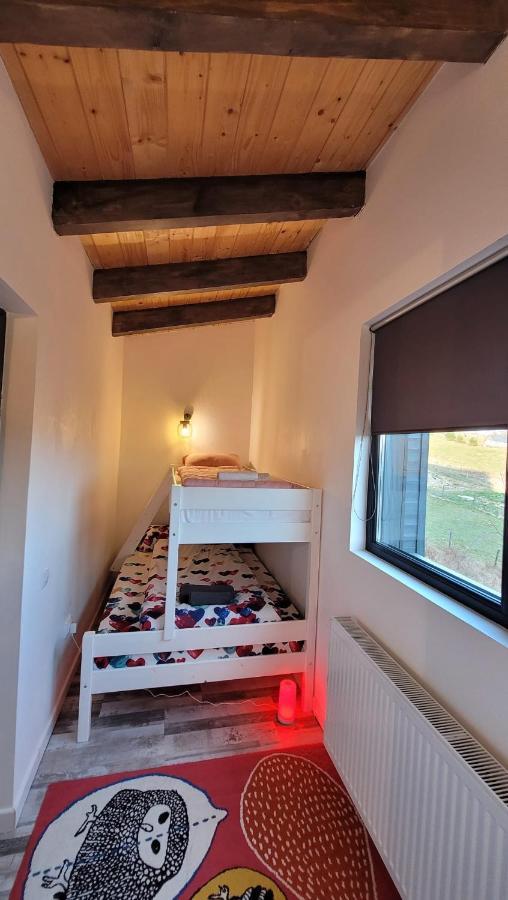 Black Wood Cabin Mărişel Zewnętrze zdjęcie